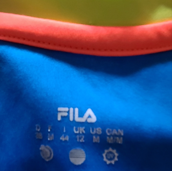 Fila size medium ladies fitness t shirt. - Picture 4 of 4